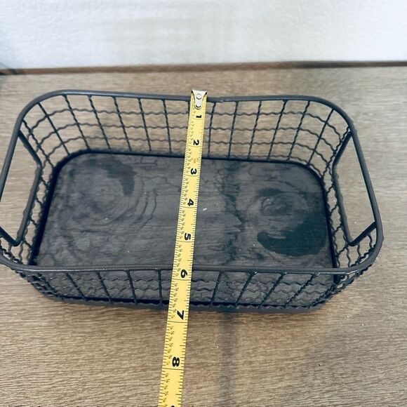 Farmhouse Metal Wire Storage Organizer Caddy - Picture 4 of 5